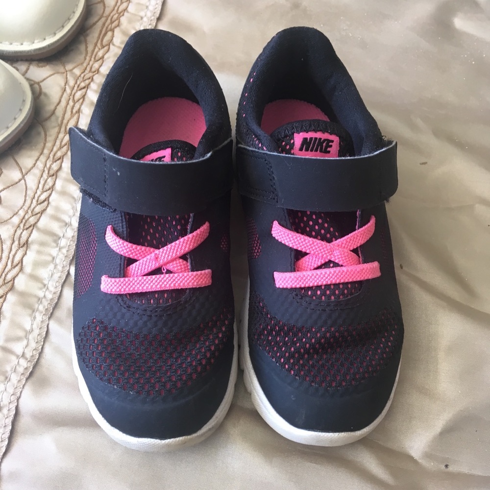 Girls Nike shoes